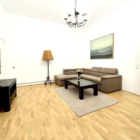 Republique Family Apartment Brasov Exterior photo