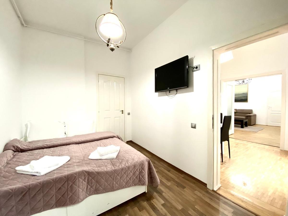 Republique Family Apartment Brasov Exterior photo