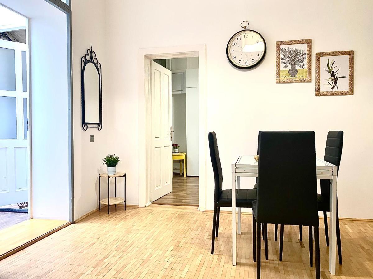 Republique Family Apartment Brasov Exterior photo
