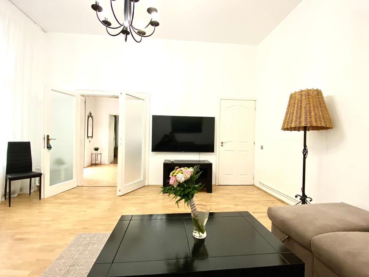 Republique Family Apartment Brasov Exterior photo