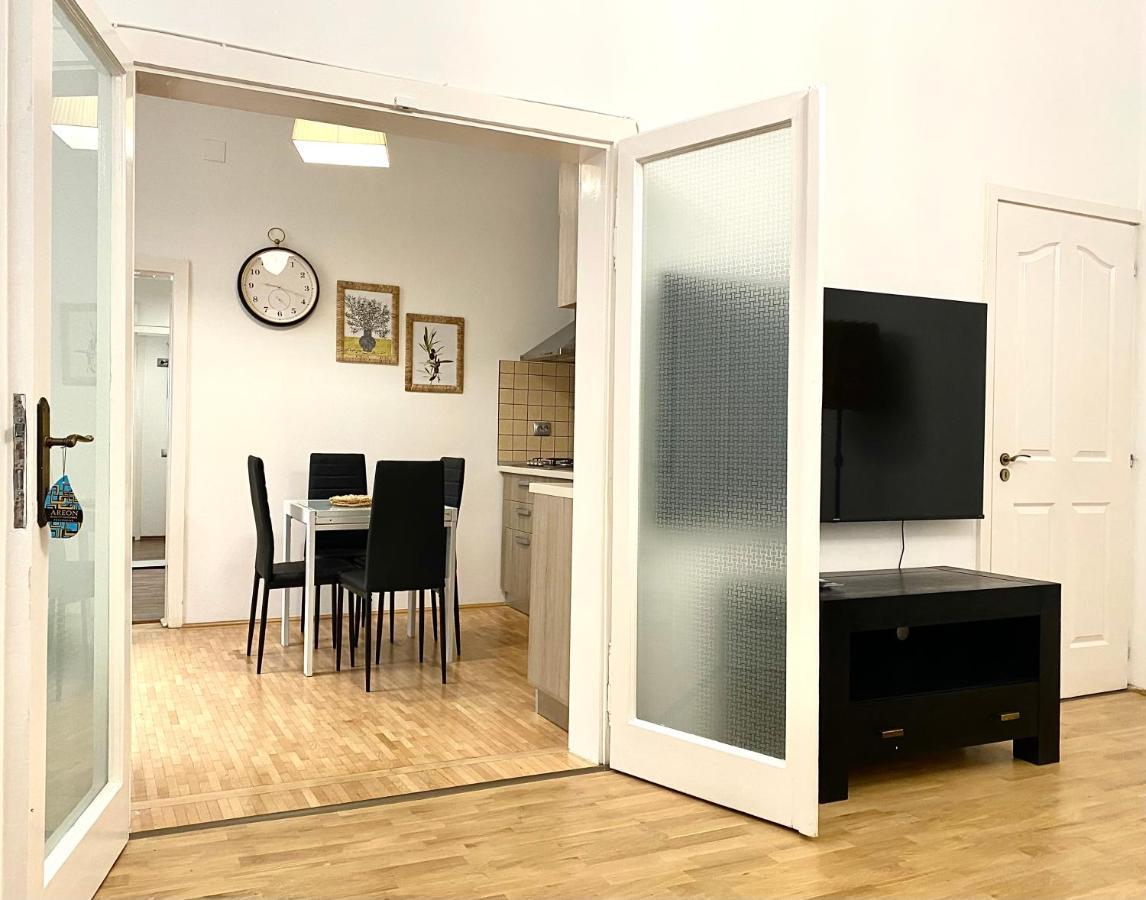 Republique Family Apartment Brasov Exterior photo
